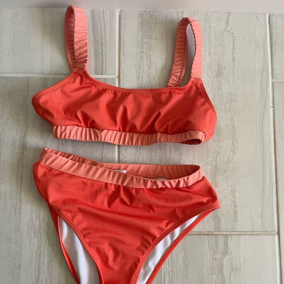 Small orange bikini - Picture 2 of 2